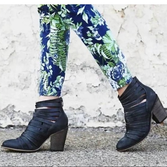 Free People Hybrid Black Leather Strappy Ankle - Picture 11 of 11